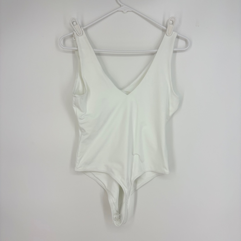 And Now This Womens Medium Tank Bodysuit V-Neck White Double Layer Knit Fabric - Picture 7 of 10